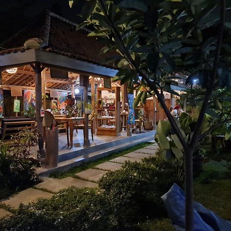 Villa Kayu Джокякарта Екстериор снимка