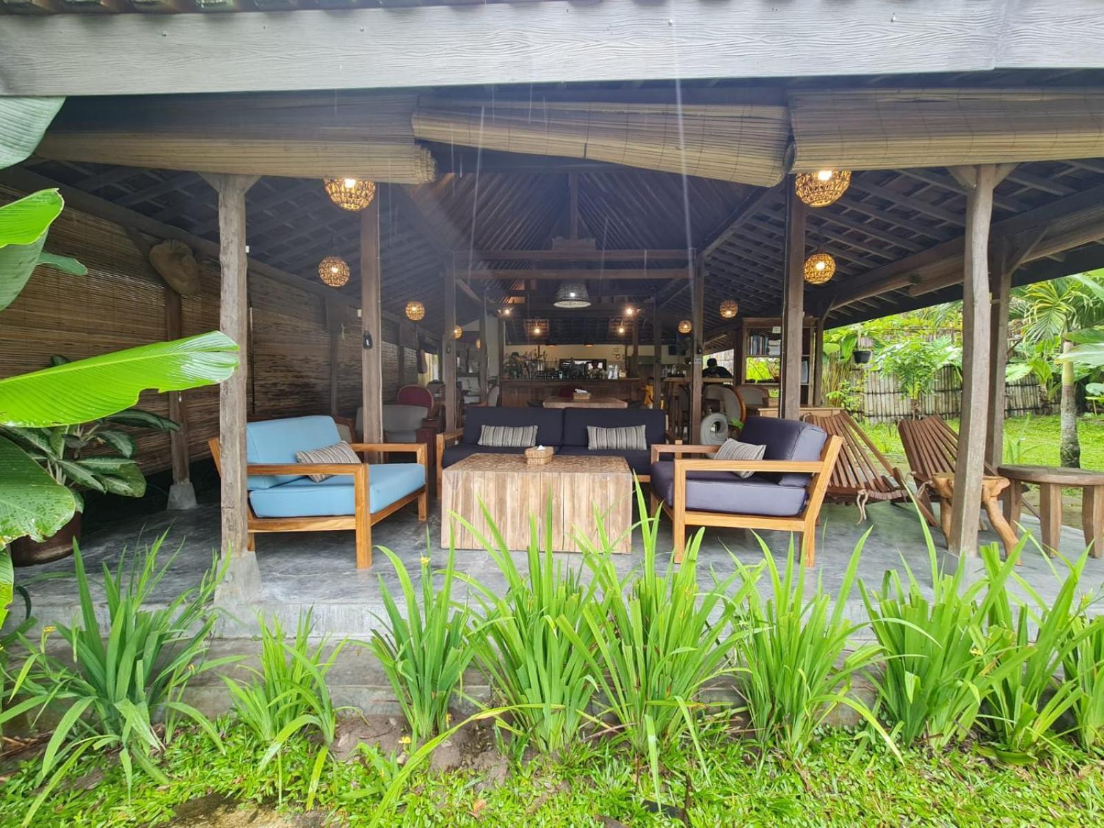 Villa Kayu Джокякарта Екстериор снимка